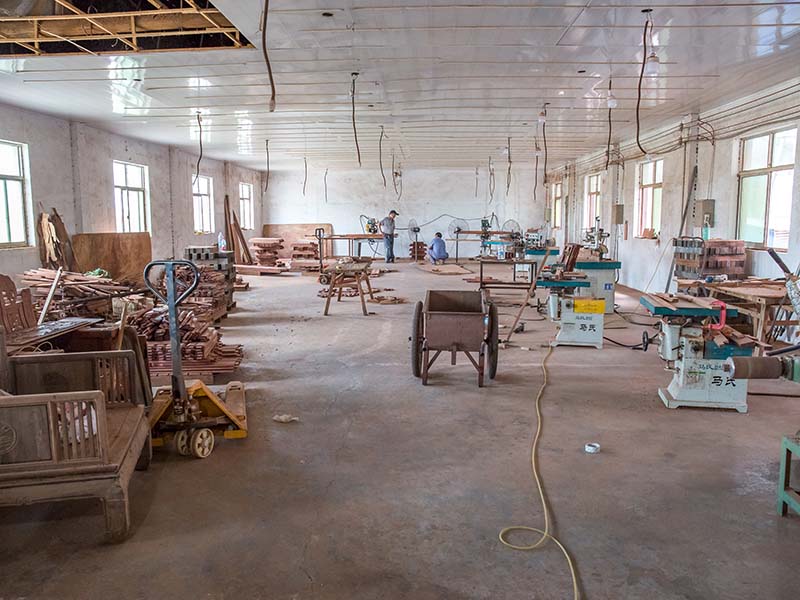 贵定楼梯地板柜门的油漆修复-14