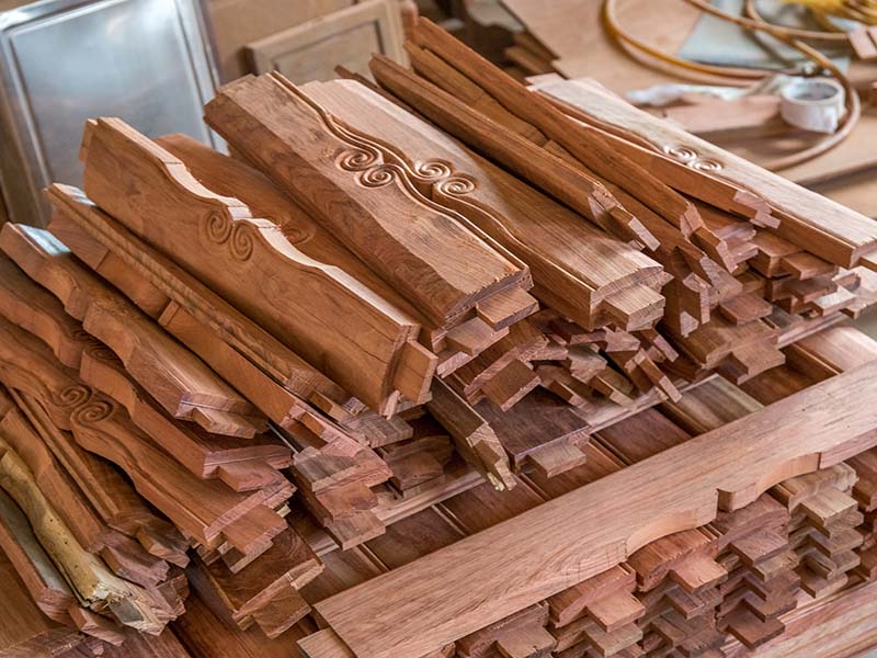 贵定楼梯地板柜门的油漆修复-12