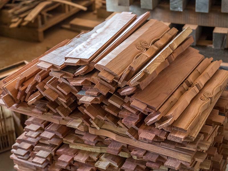 贵定楼梯地板柜门的油漆修复-13