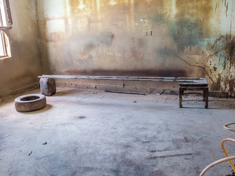 贵定地板油漆修复方法