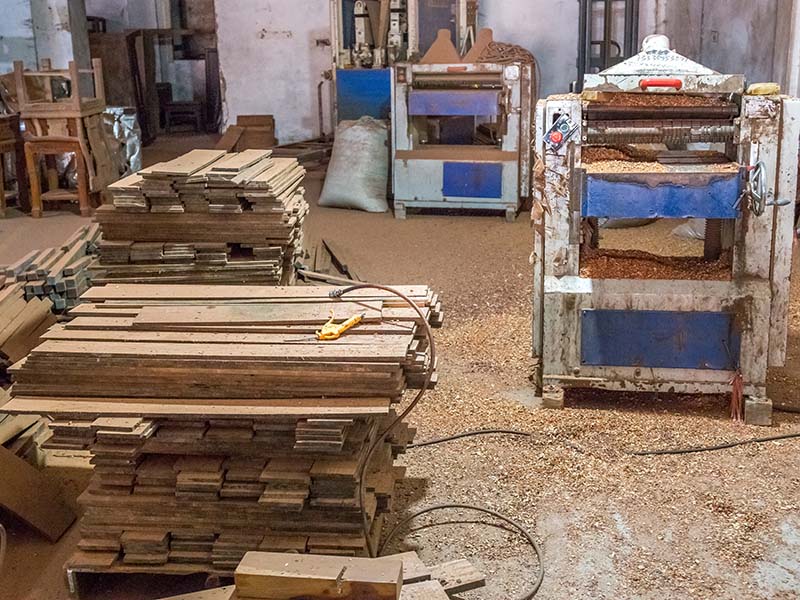 贵定柜门油漆修复报价