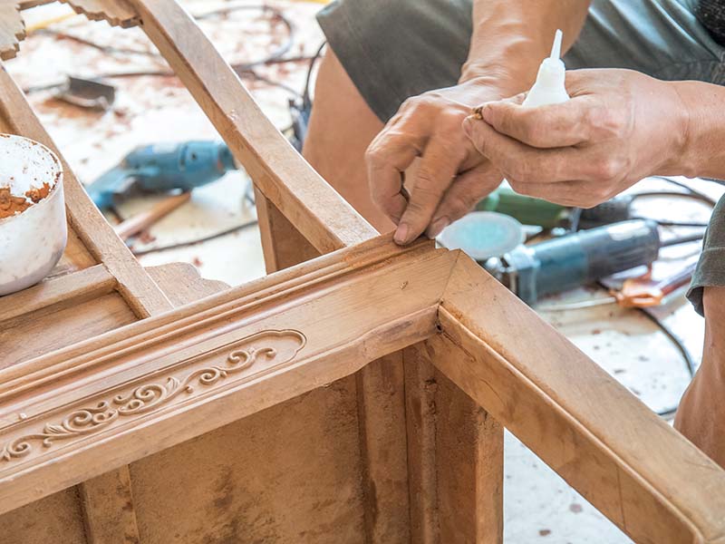 贵定旧家具翻新改色怎么做