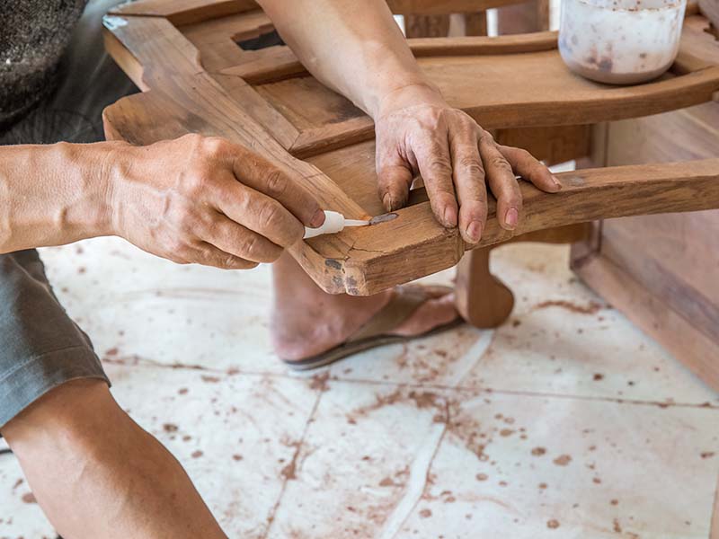 贵定旧家具改色翻新方法