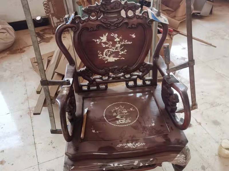 贵定老旧红木家具翻新方法